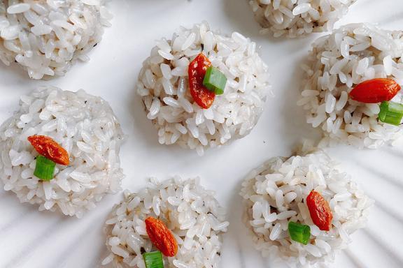 哪些人不適合食用糯米?東莞食材配送公司?為您解答